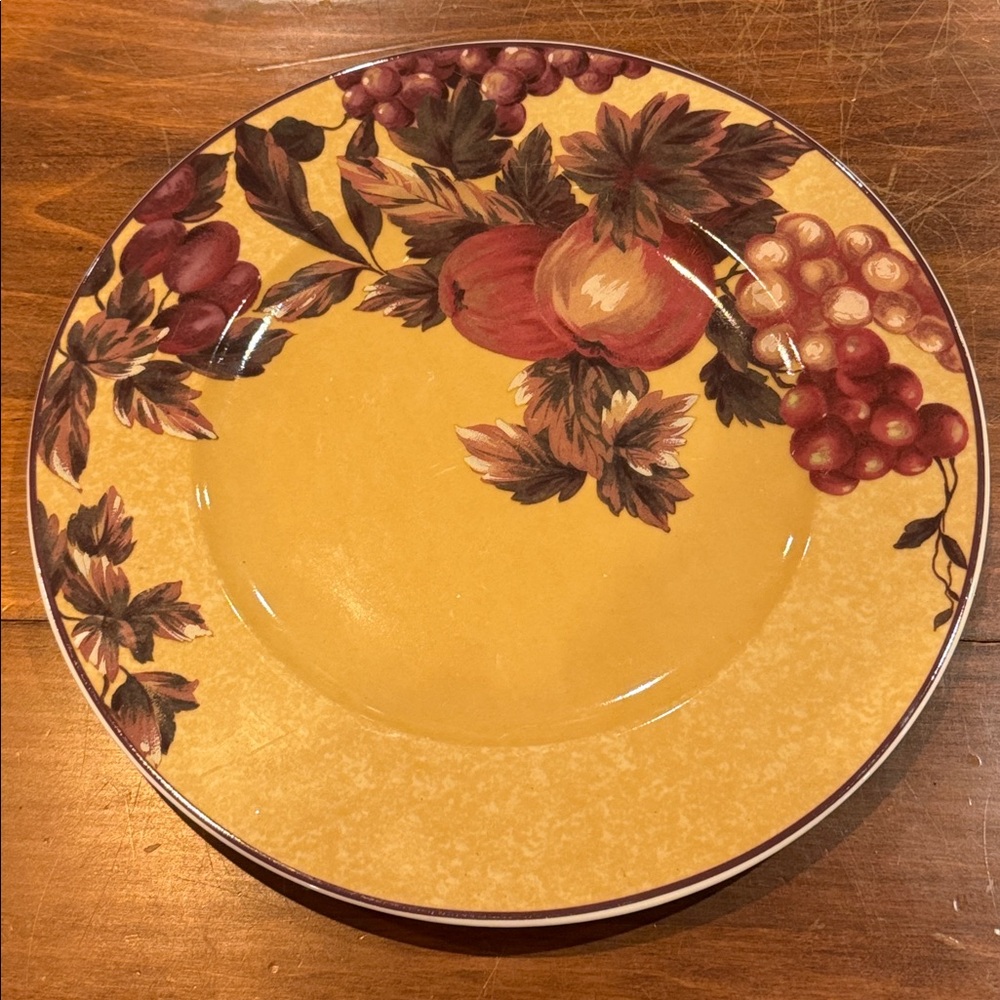 NWT Waverly FIRENZE Dinner Plate 10 1/2” Fruit Grapes Apples Plums Tan Poland